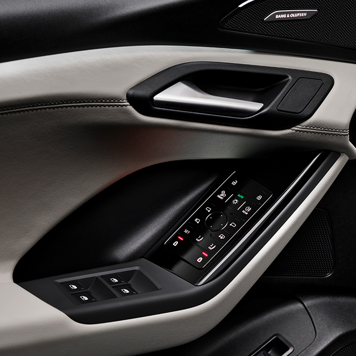 The interior of the Audi Q6 e-tron 