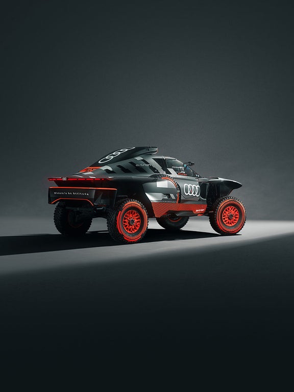 Foto de la parte trasera del Audi RS Q e-tron E2 que correrá en el Rally Dakar 2023.
