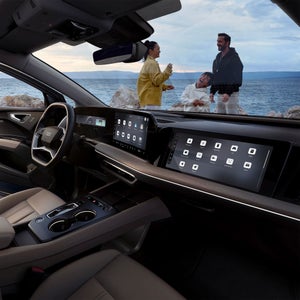 Interior de un Audi Q4 SUV e-tron. 