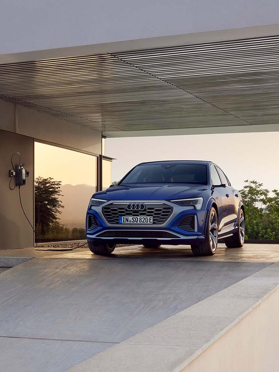 Front view Audi SQ8 Sportback e-tron