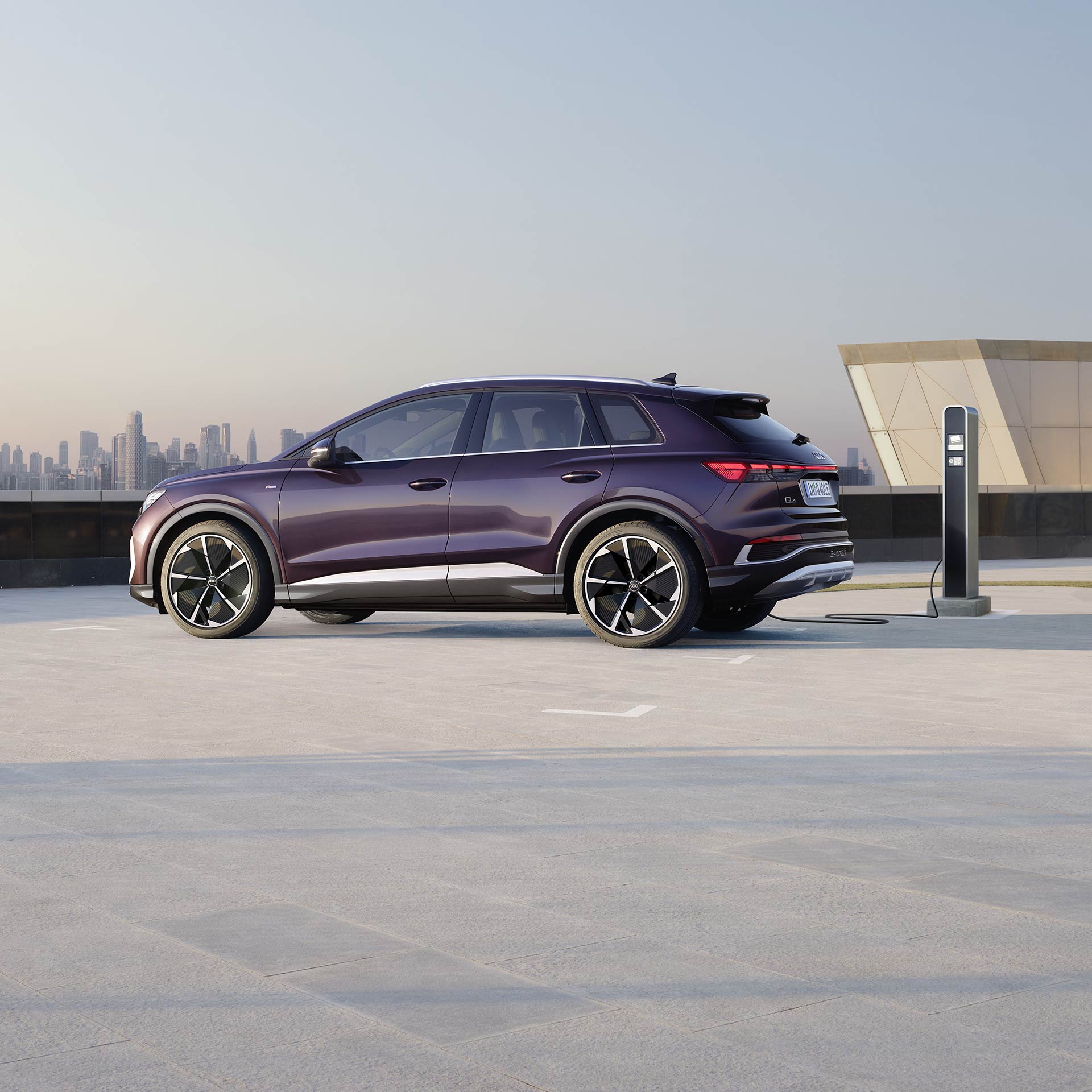 Audi Q4 e-tron > アウディジャパン