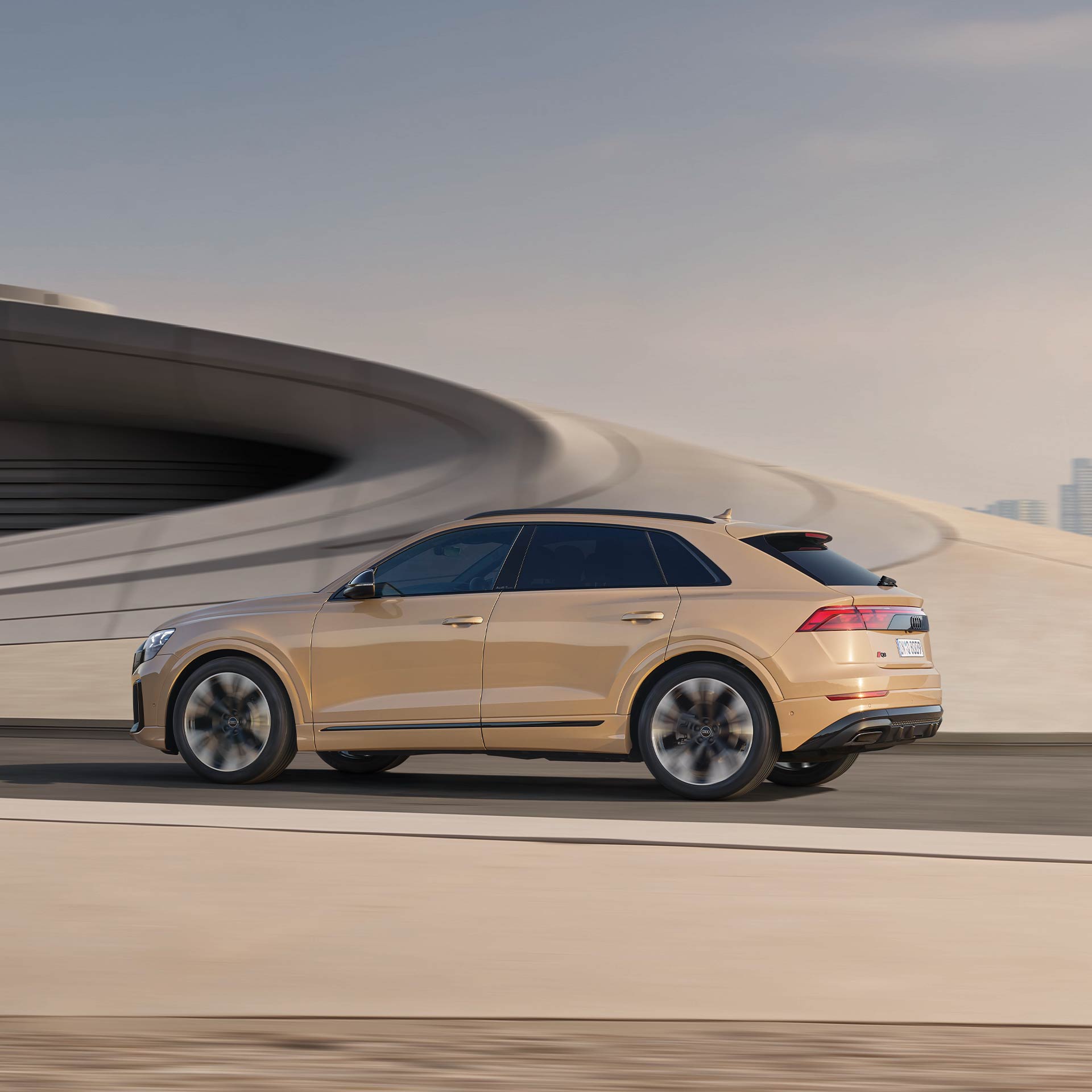 赤坂山王様　アウディ RSQ8 Speedline Q8 AUDI 22インチ 新型Audi RS Q8 performance発表 | Audi Japan Press Center - アウディ