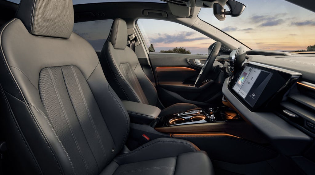 Utsikt genom passagerarfönstret in i förarhytten på A5 Avant.