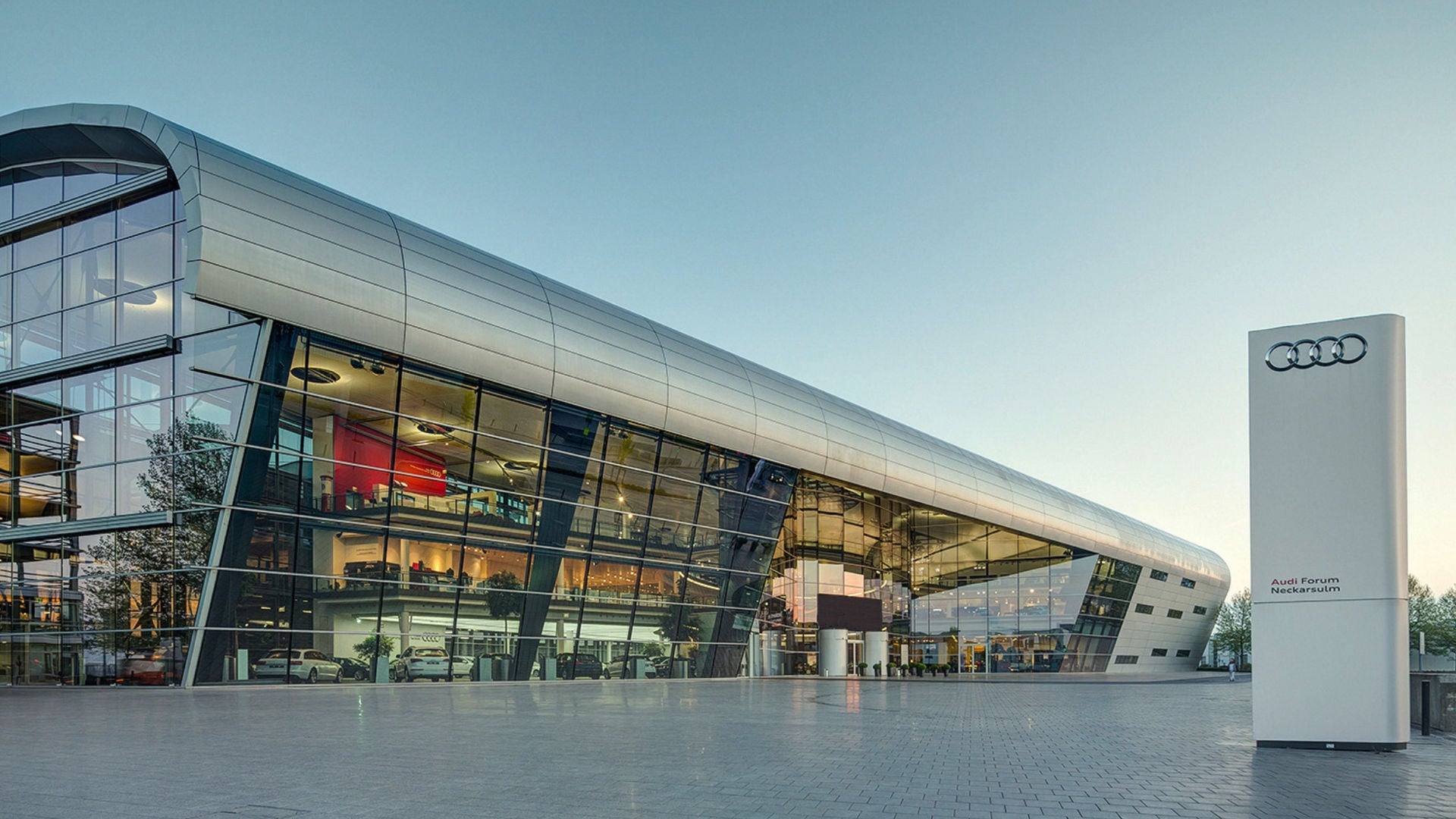 Außenansicht vom Audi Forum Neckarsulm