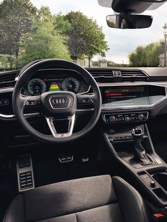 Foto del interior del Audi Q3 Sportback TFSIe. 