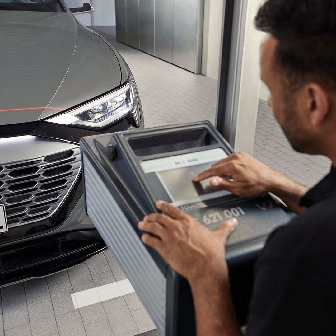 Foto de los servicios de mantenimiento de Audi Service y la revisión de mantenimiento periódico. 