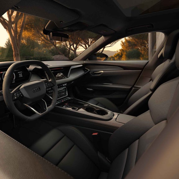 Foto del interior del Audi e-tron GT quattro.