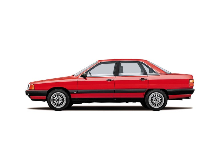 Illustration eines Audi 100 in Rot vor weißem Hintergrund