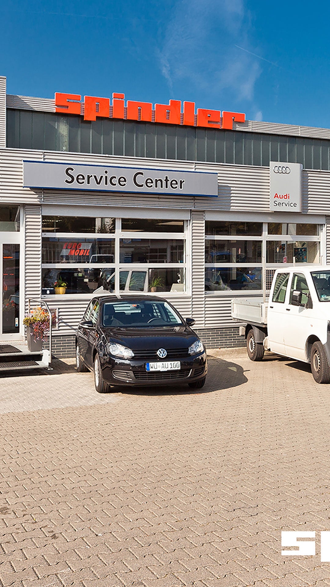 Außenansicht Service Center Würzburg