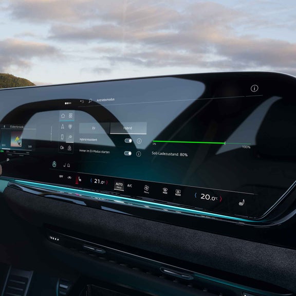 Audi A5 Limousine e-hybrid Innenraumansicht mit blauemlicht