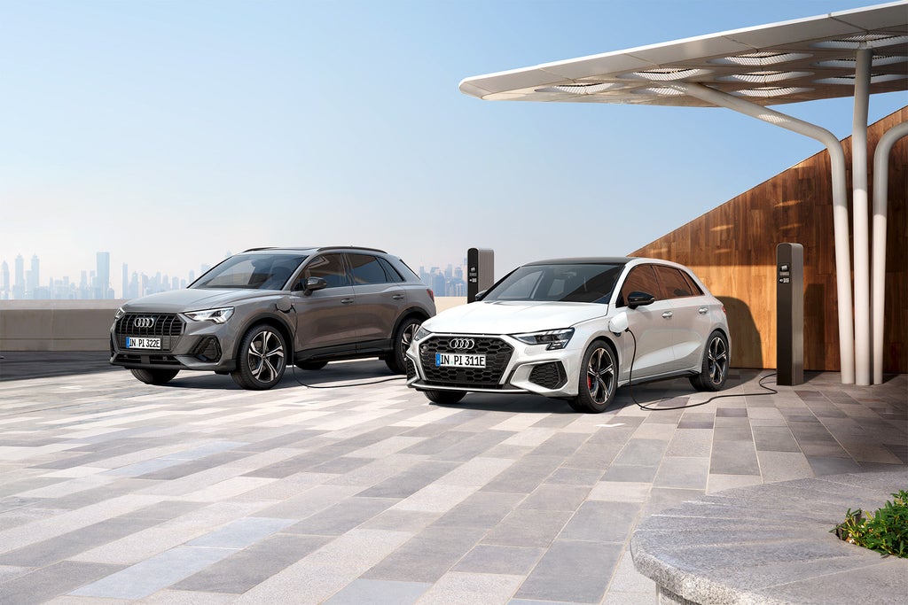 Foto de un coche híbrido de Audi. 