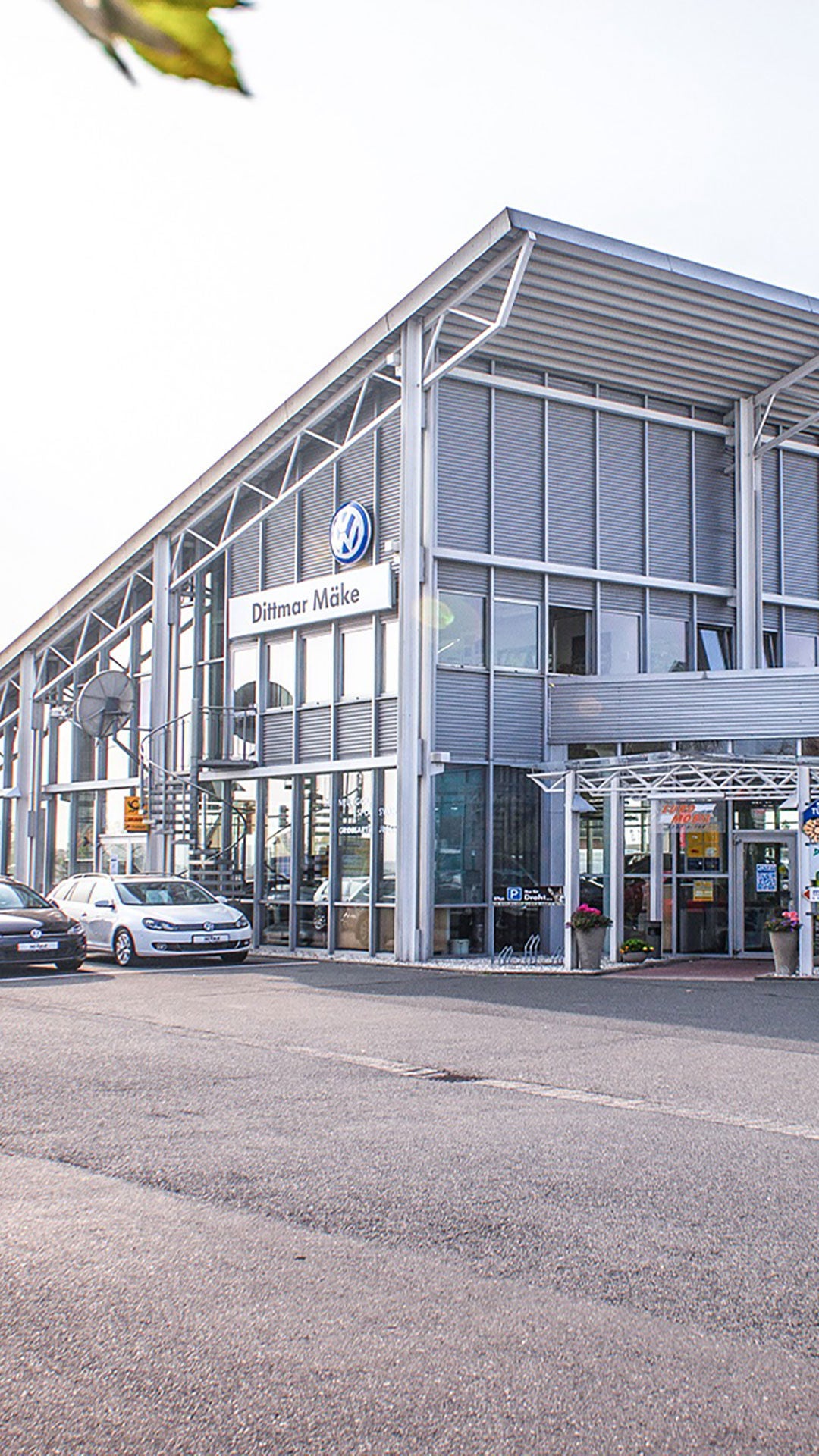 Außenansicht Autohaus Dittmar Mäke Zweigniederlassung Waldheim