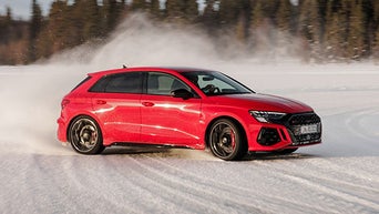 Audi RS 3: taniec na śniegu