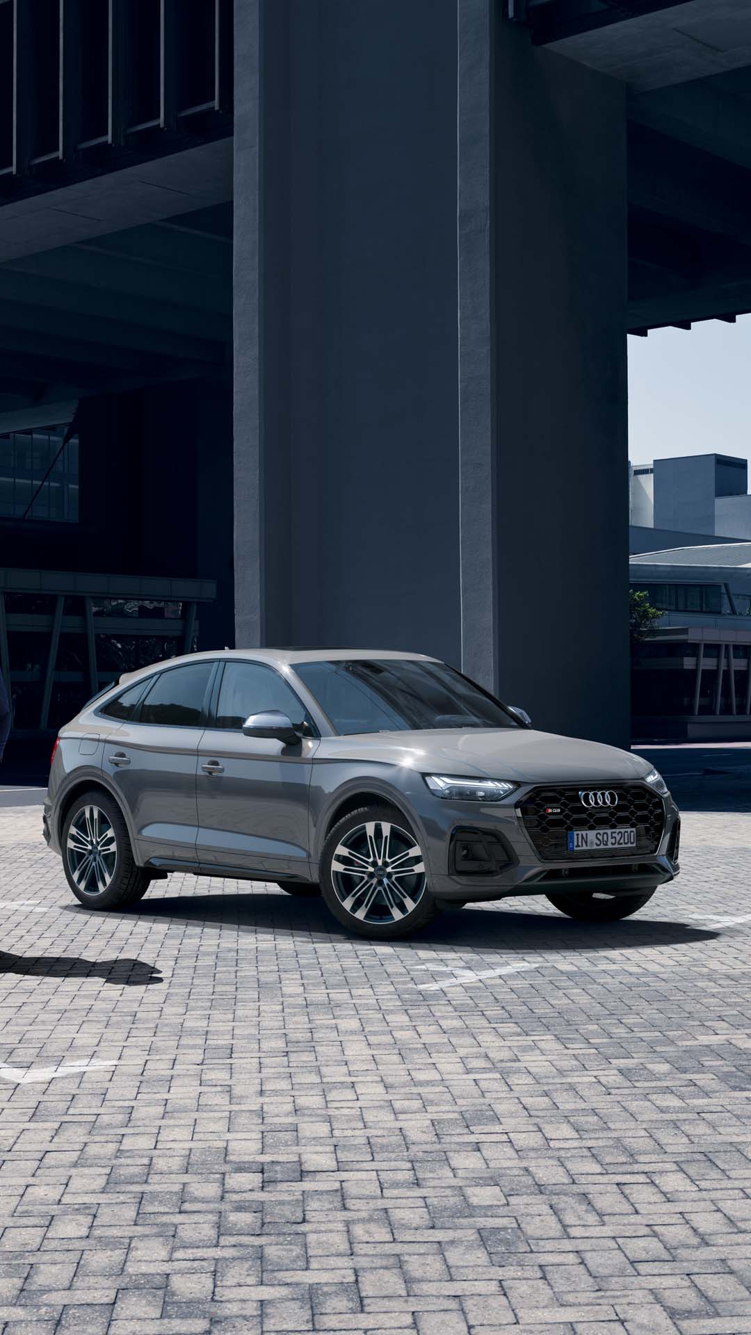 Front View Audi SQ5