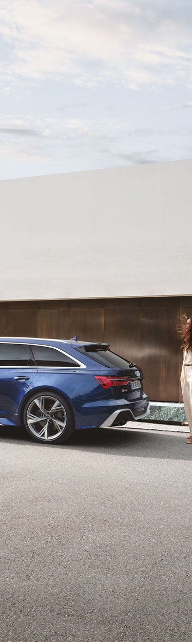 Side view of the Audi RS 6 Avant
