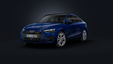 Audi A3 Sedan, sedd snett framifrån mot en mörk bakgrund