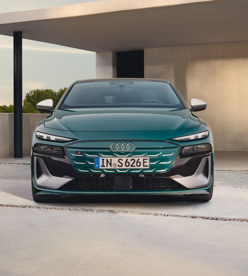 De S6 Sportback e-tron staat in het voorprofiel voor een modern huis.