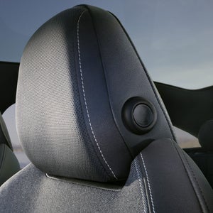 Nahaufnahme des Kopfstützenlautsprechers des A6 Avant e-tron.