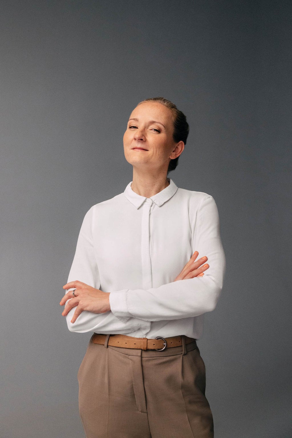 Portrait von Claudia Aryus.