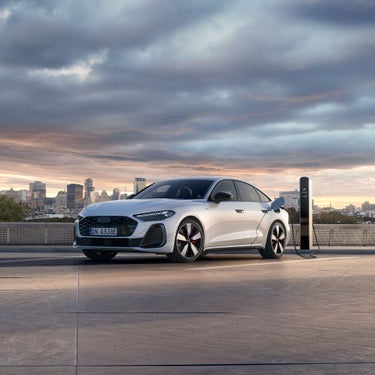 Audi A5 e-hybrid　常に力強く洗練されたドライビング 