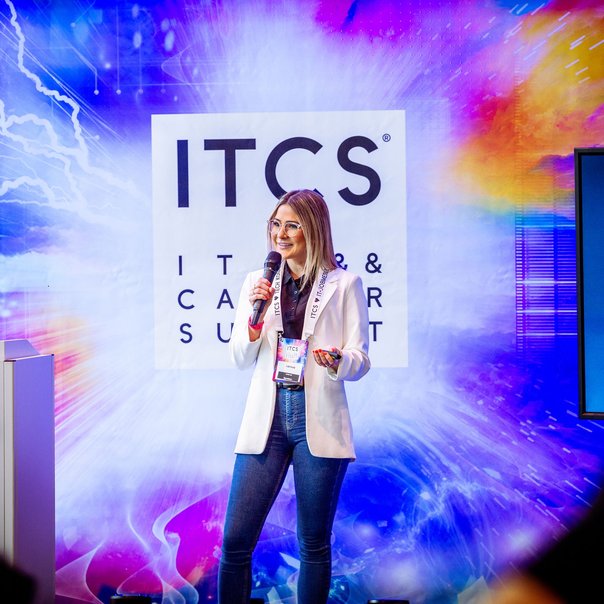 Larissa Berk on the stage