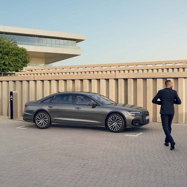 長いホイールベースと大型のリヤドア