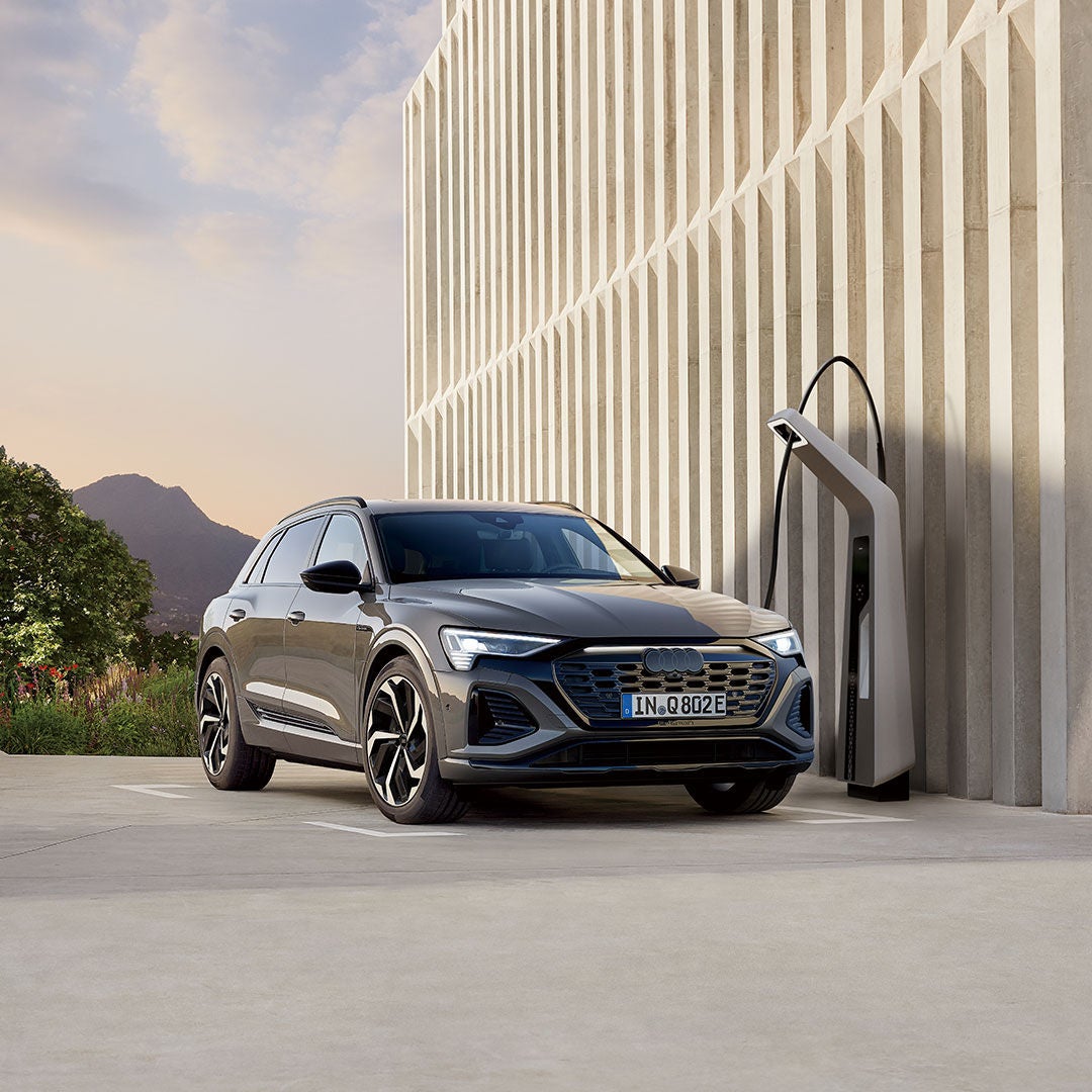 Audi Q8 e-tronの魅力 | Audi 高前