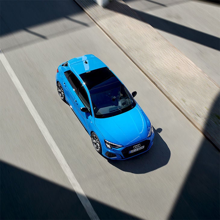 Foto del control visual de las revisiones de mantenimiento Audi. 