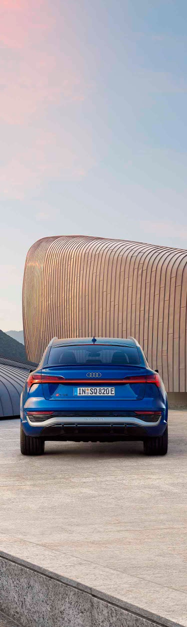 Rear view Audi SQ8 Sportback e-tron