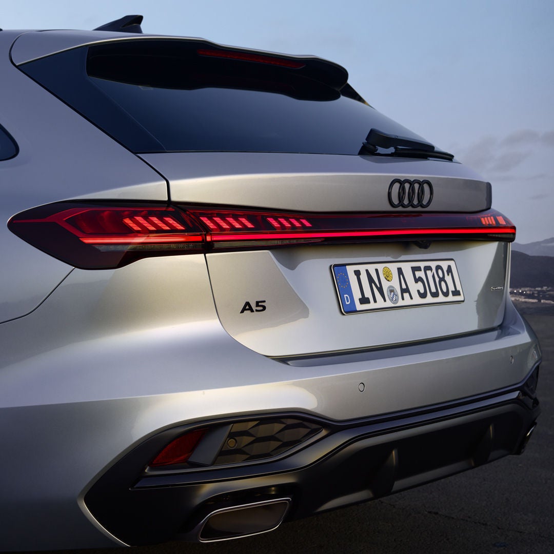 Närbild bakifrån på A5 Avant e-hybrid.