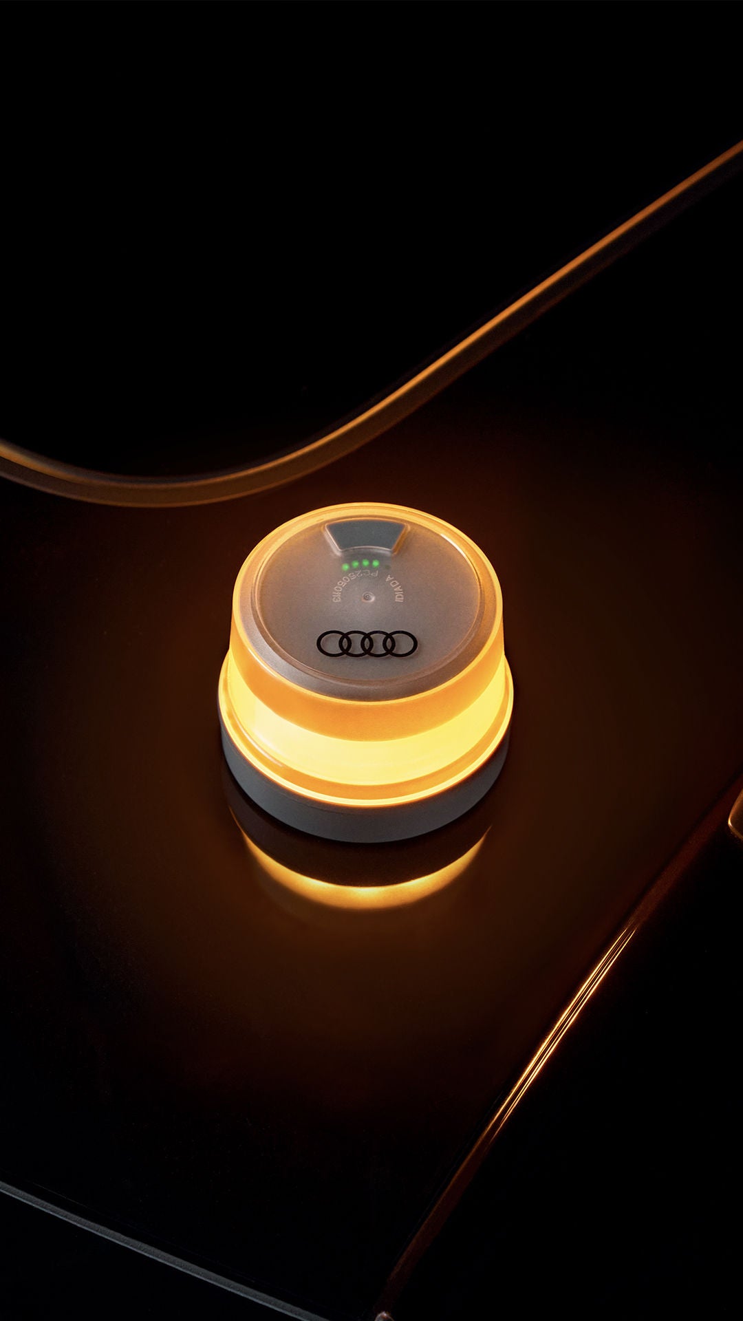 Foto de la luz de emergencia Audi, fabricada por OSRAM. 