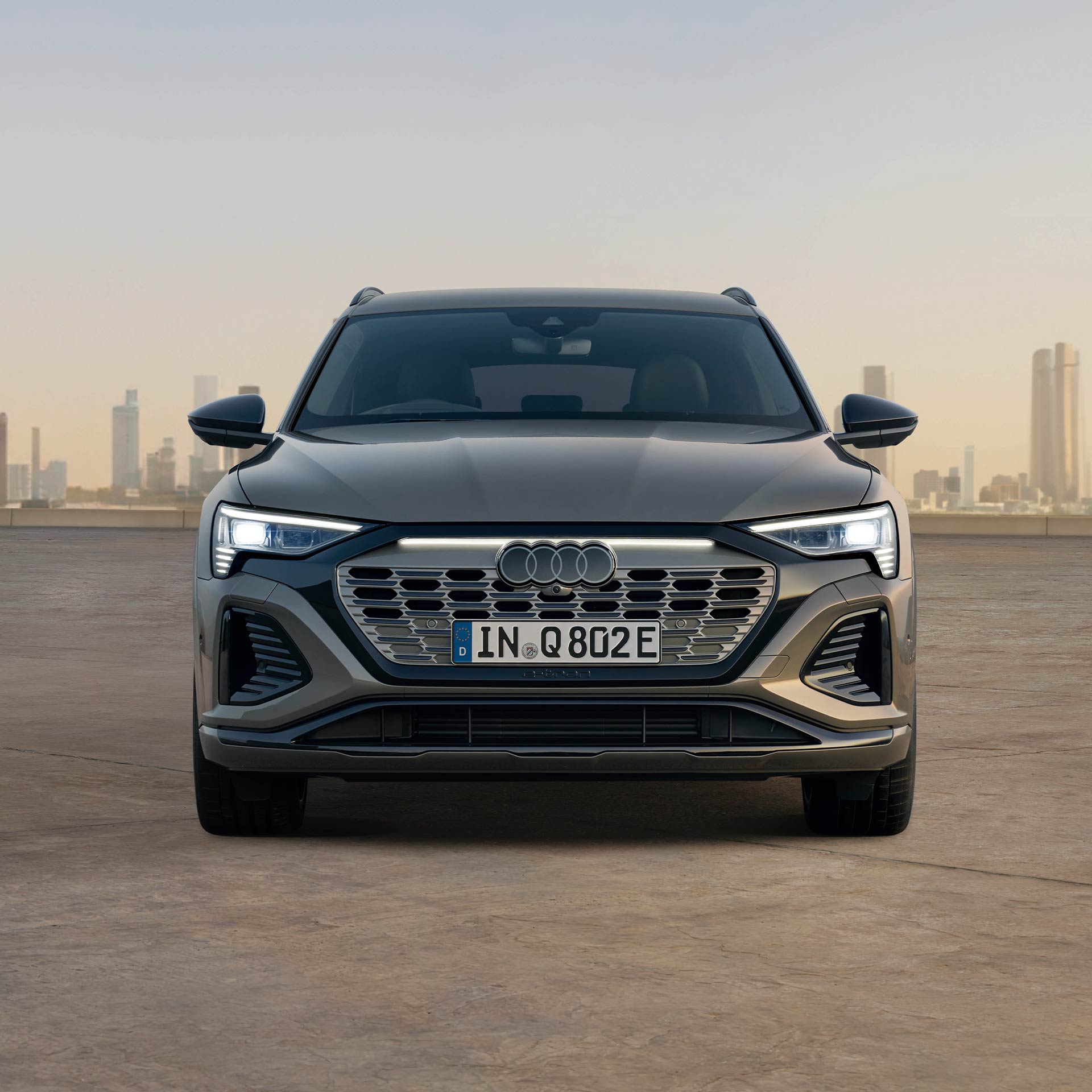 【美品 AUDI アウディ Q8 e-tron 純正 21インチ ブラック4本】 新型 Audi Q8 e-tron / Q8 Sportback e-tronを発表 | Audi Japan Press