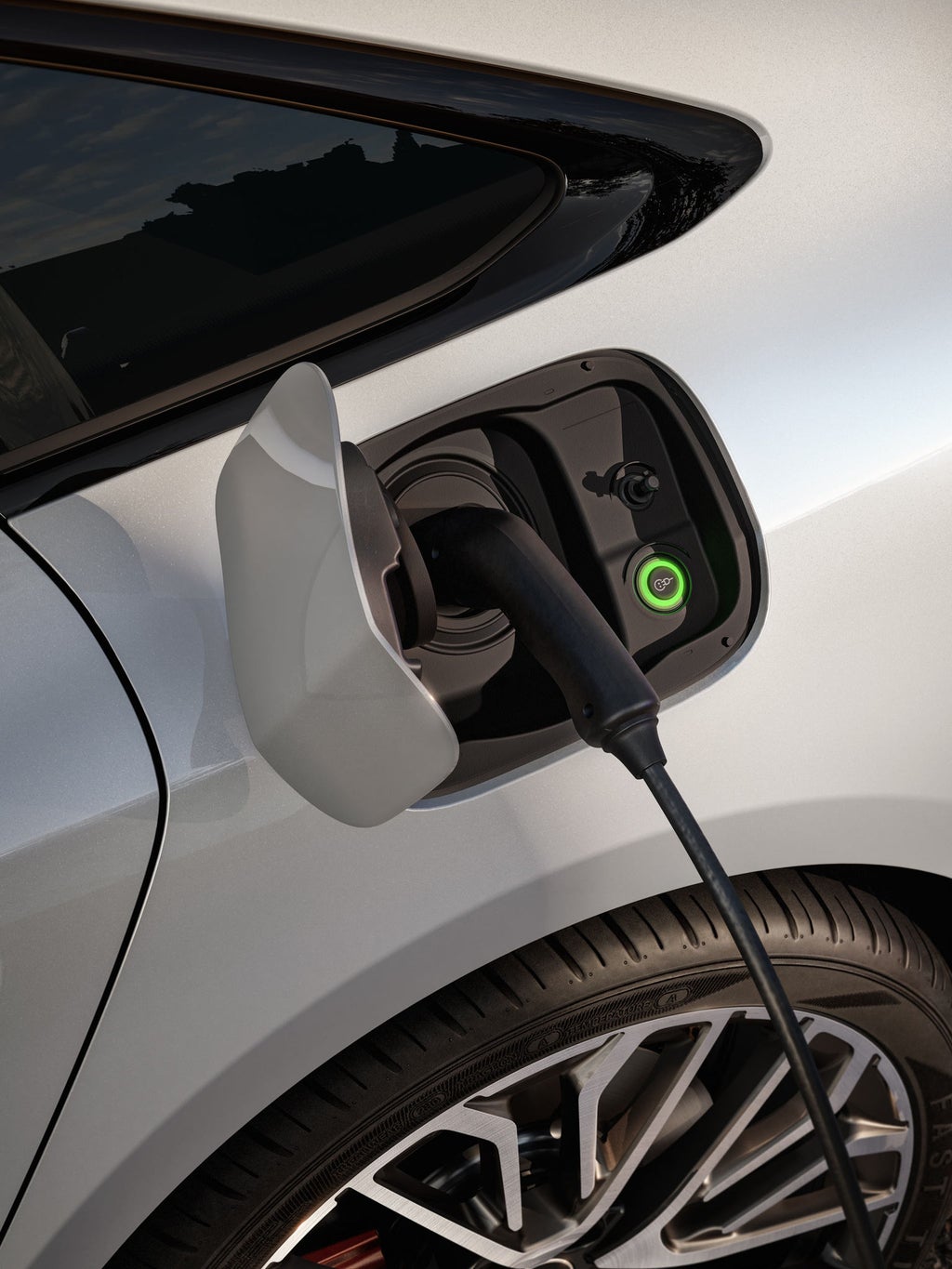  Loading flap of the Audi A6 Sedan e-hybrid