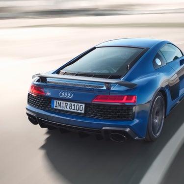 R8 Coupé V10 performance quattro driving