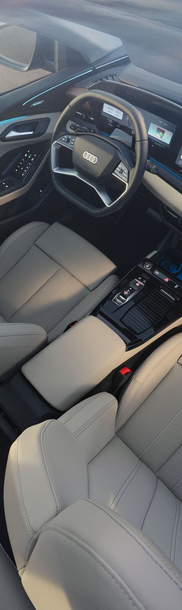 Audi Q6 SUV e-tronin ohjaamonäkymä