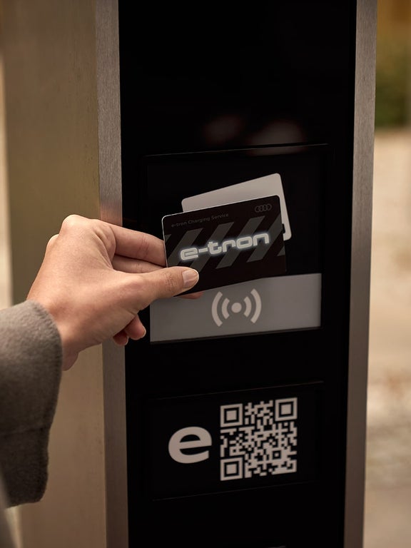 Card Audi e-tron Charging Service