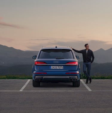 Rear view of Audi Q7 with model
